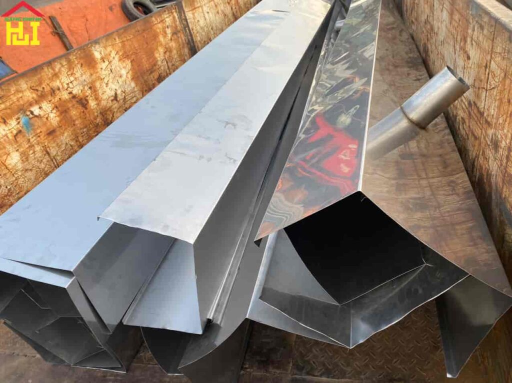Thợ làm máng xối tại Thuận An Bình Dương